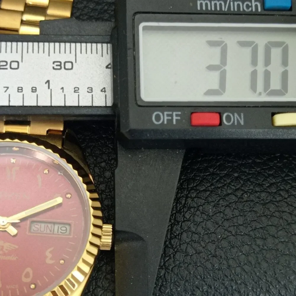 Vintage 1984 Citizen Automatic Mens Gold Watch W/daydate & Red accents
